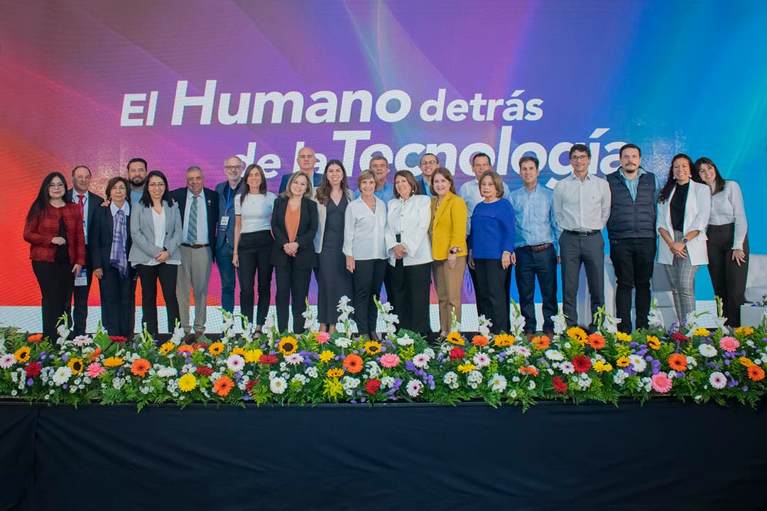 Reunión #32 en Antigua, Guatemala