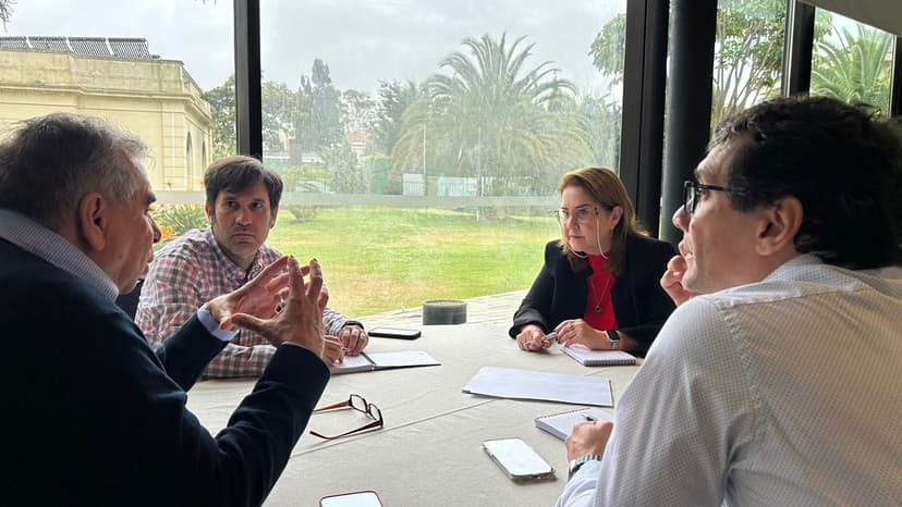 Conferencia durante la reunión de ALADIL en Montevideo